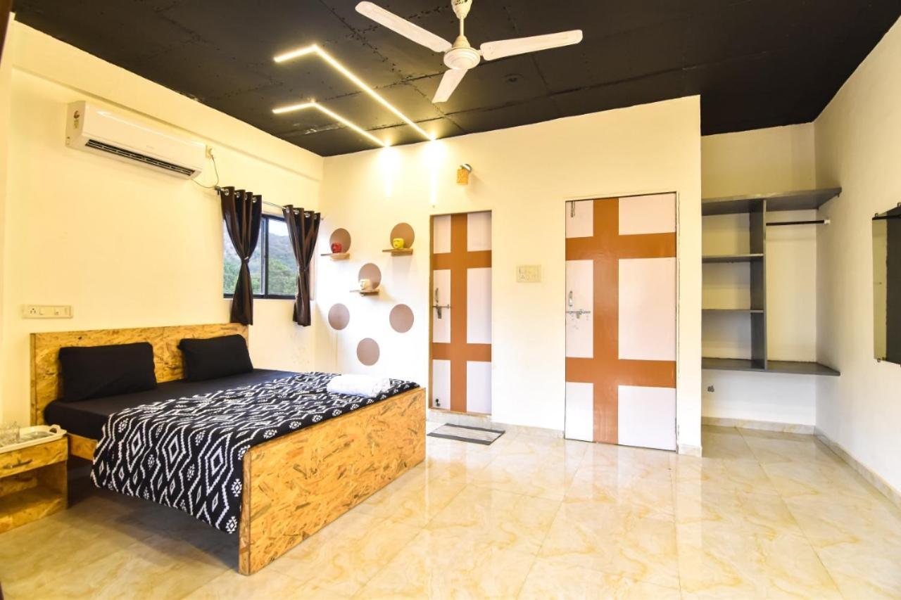 Empyrean Stay Ll 3Bhk Ll Jaguar Villa Ll Ac Ll Pvt Pool Ll Luxury لونافالا المظهر الخارجي الصورة